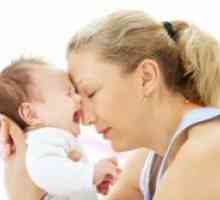 Kako pomagati novorojenčka kolike?