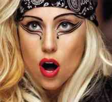 Lady Gaga je razkrila svojo različico malo črno obleko