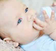 Ali moram dati vodo za novorojenčka?