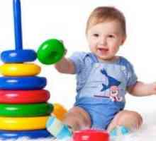 Otroška 11 mesecev - razvoj in hrano