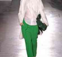Od česa nositi zelene hlače?