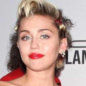 Slaba Liam Hemsworth: Miley Cyrus se želi vrniti v Stella Maxwell?