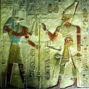 Bog na zemlji v starem Egiptu