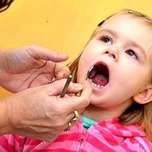 Kaj storiti, če otrok brušenje zobe