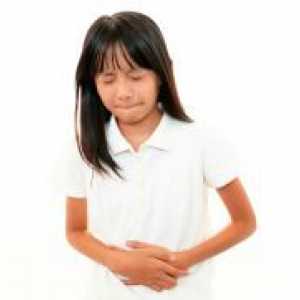 Kaj storiti, če ima otrok bolečine v želodcu?