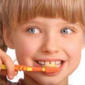 Otroci zobna pasta