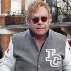 Nekdanji policist Elton John si je obtožen spolnega nadlegovanja
