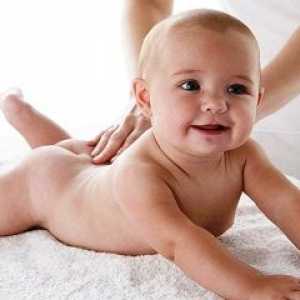 Kako masaža dojenčka