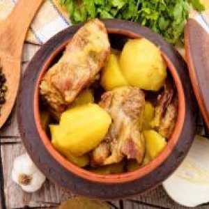 Kako kuhati meso in krompir v loncu?