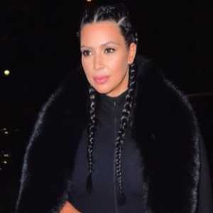 Kim Kardashian je nosil sporno obleko, pozablja spodnje perilo