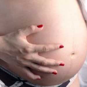 Brown izcedek med nosečnostjo v poznih fazah