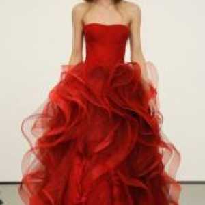 Rdeča obleka za poroko