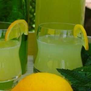 Limonada z meto in limono