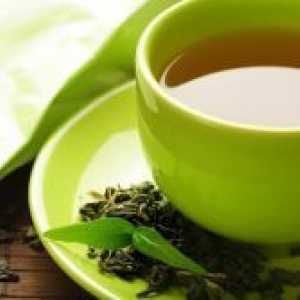 Ali lahko eden dojiti zeleni čaj?