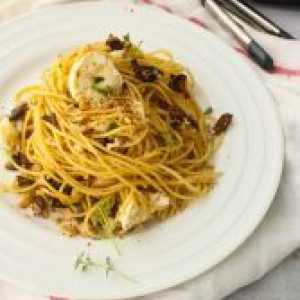 Špageti z gobami