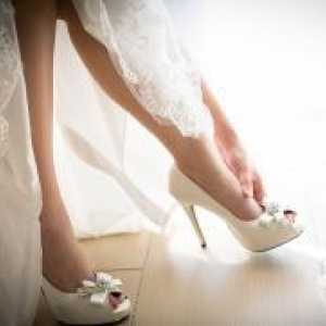 Poročni čevlji z visokimi petami