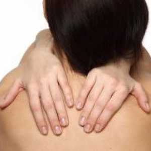 Akne na hrbtu