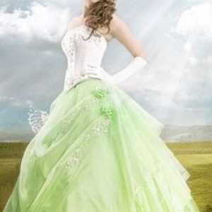 Zelena poročna obleka